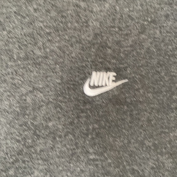 Men’s Nike solo swoosh hoodie - Picture 3 of 8
